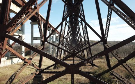 深入解析二手小型遊艇的選購與保養指南